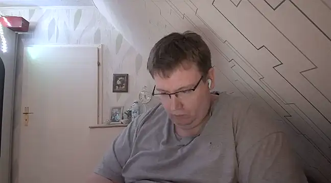 der alex38 online show from February 13, 2025, 10:33 pm