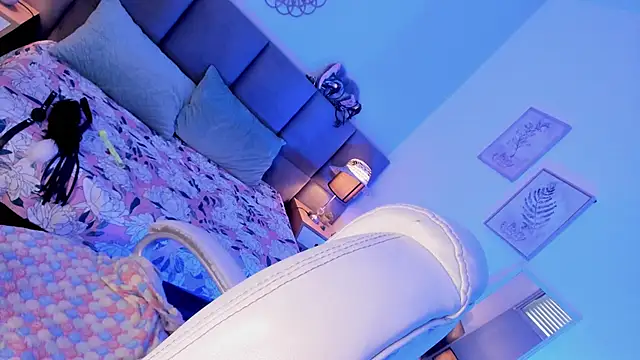 delilah fix online show from September 12, 2025, 1:44 pm