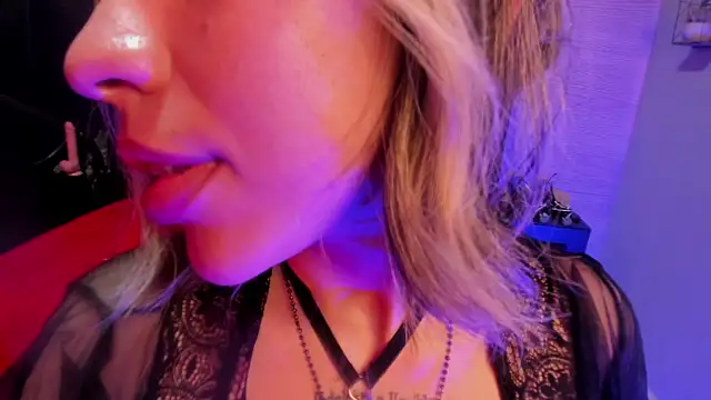 delilah fix online show from February 17, 2026, 9:45 pm