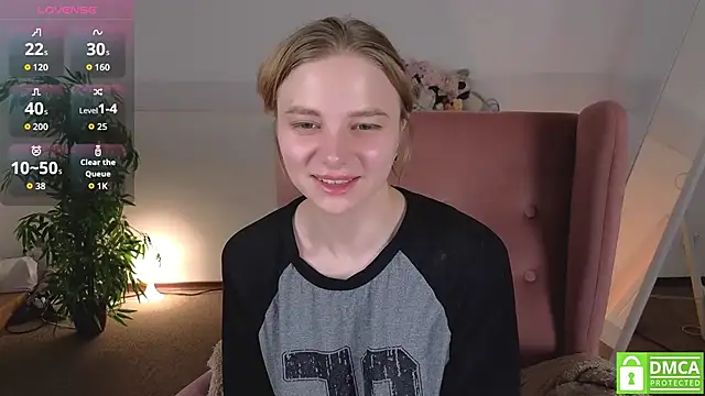 Snapshot of MirraBellanta chatting on May 19, 2026, 1:56 am MirraBellanta online show from May 19, 2026, 1:56 am