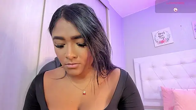 nicole  parker1 online show from February 21, 2026, 1:35 pm