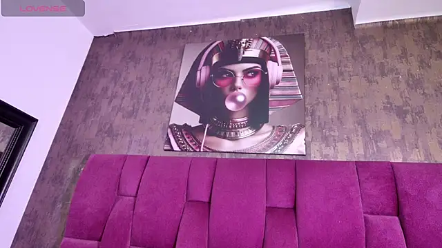 nicole  parker1 online show from November 7, 2025, 6:01 pm