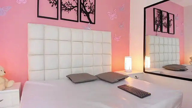 Snapshot of RenataJhonson_ chatting on March 11, 2025, 4:30 am RenataJhonson online show from March 11, 2025, 4:30 am