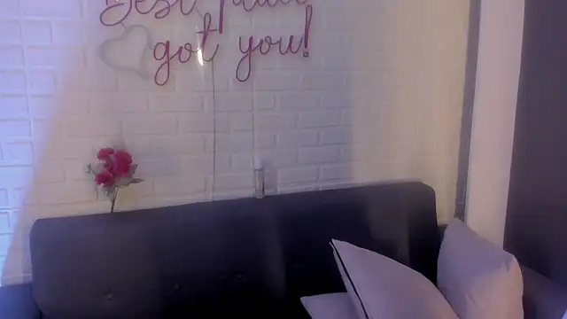 Snapshot of karina_gomez_18 chatting on September 14, 2025, 11:10 am karina gomez 18 online show from September 14, 2025, 11:10 am