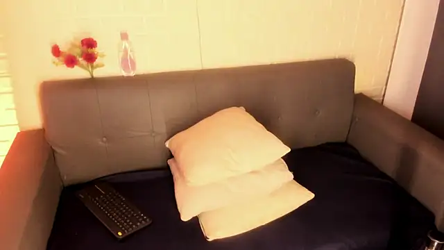 Snapshot of karina_gomez_18 chatting on November 29, 2025, 11:43 am karina gomez 18 online show from November 29, 2025, 11:43 am