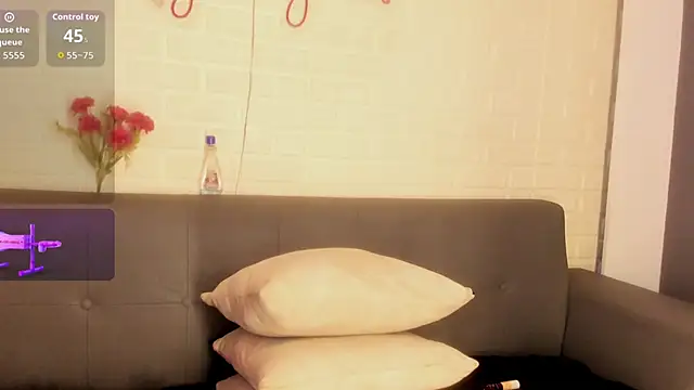 Snapshot of karina_gomez_18 chatting on October 5, 2025, 11:34 am karina gomez 18 online show from October 5, 2025, 11:34 am