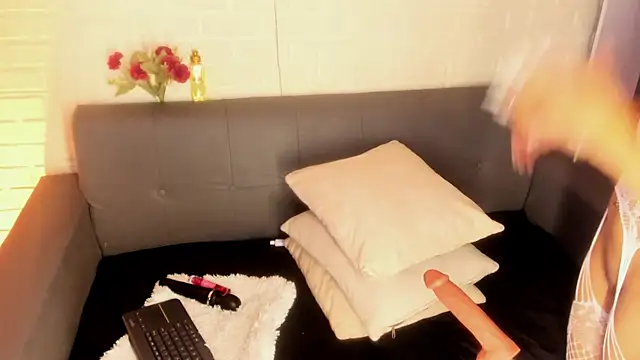 Snapshot of karina_gomez_18 chatting on November 11, 2025, 11:38 am karina gomez 18 online show from November 11, 2025, 11:38 am