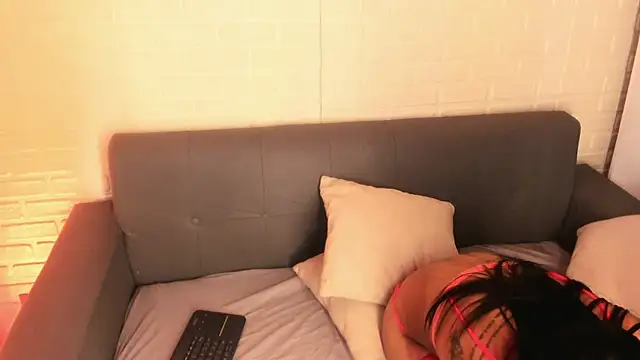 Snapshot of karina_gomez_18 chatting on November 19, 2025, 11:43 am karina gomez 18 online show from November 19, 2025, 11:43 am