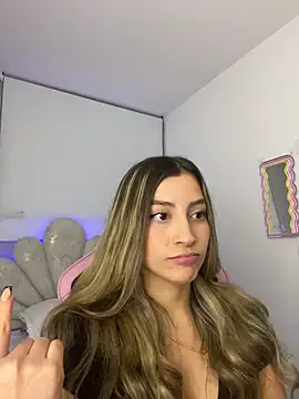 Issabela G1 online show from February 23, 2026, 11:38 pm