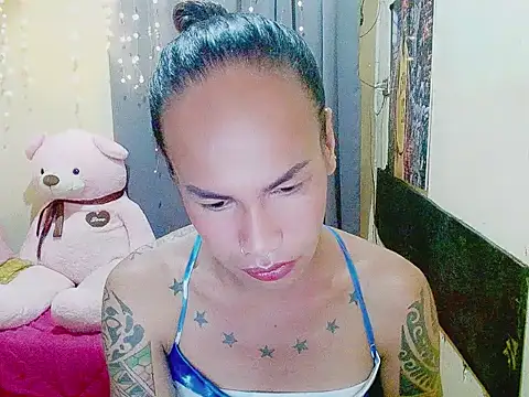 Snapshot of Indaypakay_ts chatting on November 6, 2025, 9:19 pm Indaypakay ts online show from November 6, 2025, 9:19 pm