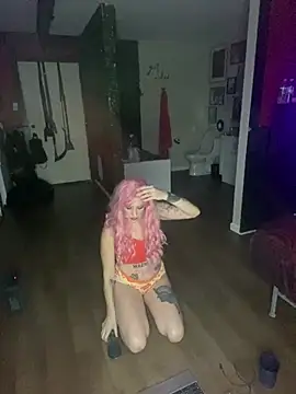 Snapshot of Luluof chatting on March 1, 2025, 9:18 am Luluof online show from March 1, 2025, 9:18 am