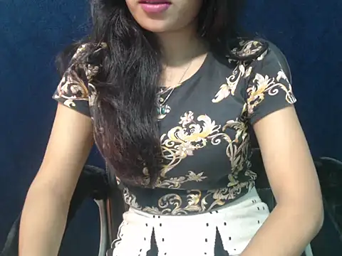 Snapshot of Yashi chatting on December 15, 2025, 4:35 pm Yashi online show from December 15, 2025, 4:35 pm