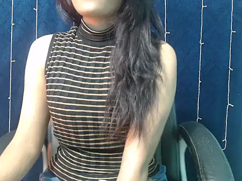 Snapshot of Yashi chatting on November 12, 2025, 5:28 pm Yashi online show from November 12, 2025, 5:28 pm