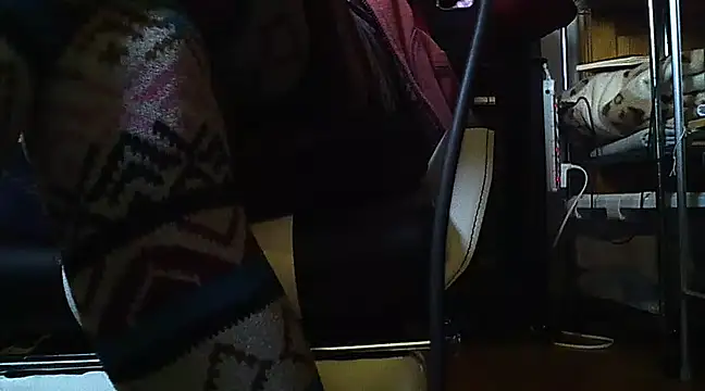 qoooqing67 online show from December 5, 2024, 5:32 am