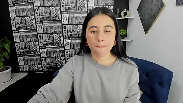 Snapshot of ChloeTurner_ chatting on March 18, 2025, 5:55 pm ChloeTurner online show from March 18, 2025, 5:55 pm