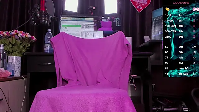 Raissa sky26 online show from December 19, 2025, 3:43 am