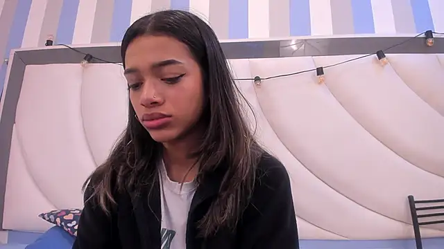 BritneyCollins online show from April 10, 2026, 1:18 pm