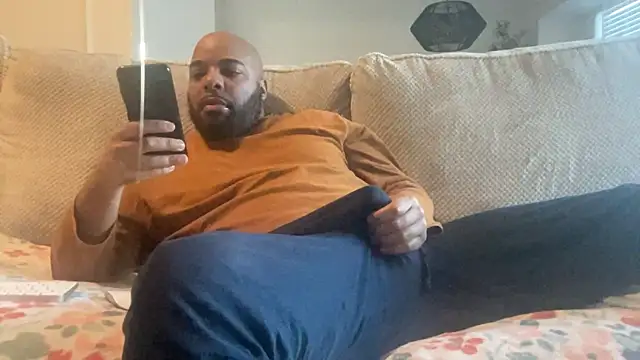 Snapshot of Bbcfun44 chatting on February 17, 2025, 2:06 pm Bbcfun44 online show from February 17, 2025, 2:06 pm