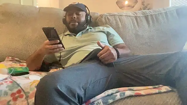 Snapshot of Bbcfun44 chatting on February 3, 2025, 4:52 pm Bbcfun44 online show from February 3, 2025, 4:52 pm