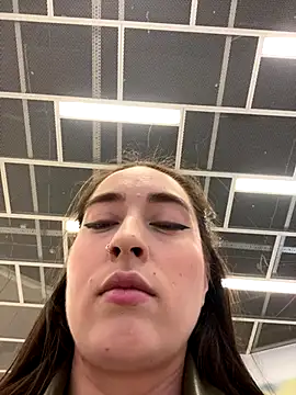 Snapshot of Holly_Play chatting on September 24, 2025, 10:11 am Holly Play online show from September 24, 2025, 10:11 am