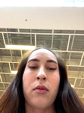 Snapshot of Holly_Play chatting on September 15, 2025, 10:05 am Holly Play online show from September 15, 2025, 10:05 am