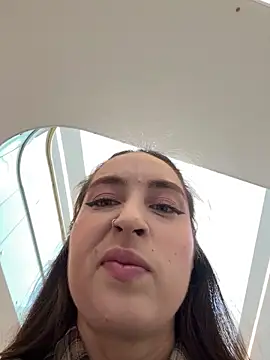 Snapshot of Holly_Play chatting on September 9, 2025, 9:08 am Holly Play online show from September 9, 2025, 9:08 am