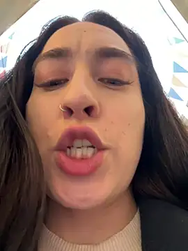 Snapshot of Holly_Play chatting on March 22, 2025, 12:04 pm Holly Play online show from March 22, 2025, 12:04 pm