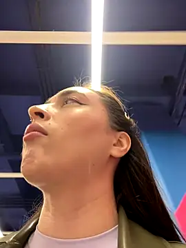 Snapshot of Holly_Play chatting on September 26, 2025, 10:22 am Holly Play online show from September 26, 2025, 10:22 am