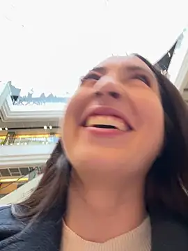 Snapshot of Holly_Play chatting on March 21, 2025, 12:06 pm Holly Play online show from March 21, 2025, 12:06 pm