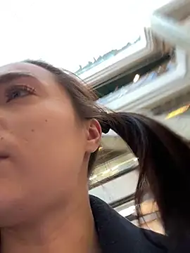 Snapshot of Holly_Play chatting on March 22, 2025, 3:09 pm Holly Play online show from March 22, 2025, 3:09 pm