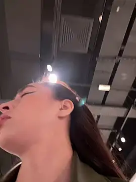 Snapshot of Holly_Play chatting on September 30, 2025, 9:15 am Holly Play online show from September 30, 2025, 9:15 am