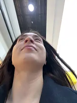 Snapshot of Holly_Play chatting on March 14, 2025, 9:24 am Holly Play online show from March 14, 2025, 9:24 am