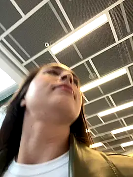 Snapshot of Holly_Play chatting on September 29, 2025, 10:11 am Holly Play online show from September 29, 2025, 10:11 am