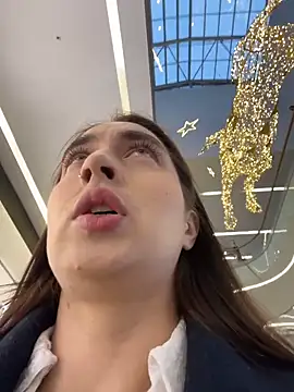 Snapshot of Holly_Play chatting on November 29, 2025, 7:08 am Holly Play online show from November 29, 2025, 7:08 am