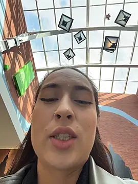 Snapshot of Holly_Play chatting on October 2, 2025, 9:12 am Holly Play online show from October 2, 2025, 9:12 am