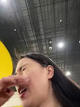 Snapshot of Holly_Play chatting on February 24, 2025, 11:21 am Holly Play online show from February 24, 2025, 11:21 am