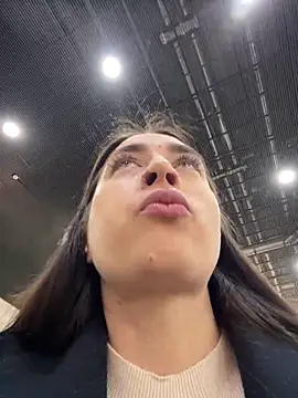 Snapshot of Holly_Play chatting on February 28, 2025, 7:15 am Holly Play online show from February 28, 2025, 7:15 am