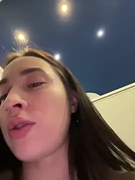 Snapshot of Holly_Play chatting on March 14, 2025, 12:29 pm Holly Play online show from March 14, 2025, 12:29 pm