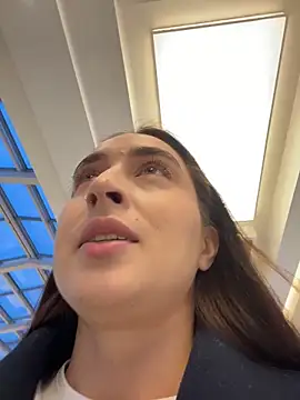 Snapshot of Holly_Play chatting on December 1, 2025, 12:06 pm Holly Play online show from December 1, 2025, 12:06 pm