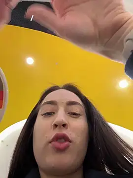 Snapshot of Holly_Play chatting on February 25, 2025, 8:03 am Holly Play online show from February 25, 2025, 8:03 am