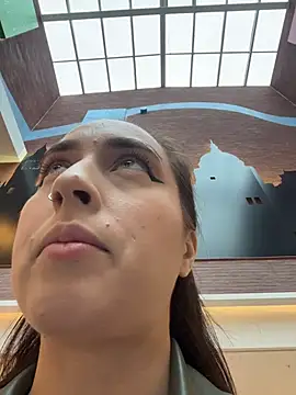 Snapshot of Holly_Play chatting on October 16, 2025, 9:06 am Holly Play online show from October 16, 2025, 9:06 am