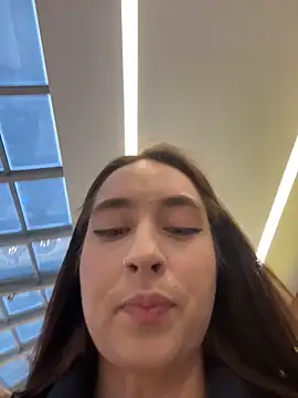 Snapshot of Holly_Play chatting on December 15, 2025, 12:11 pm Holly Play online show from December 15, 2025, 12:11 pm