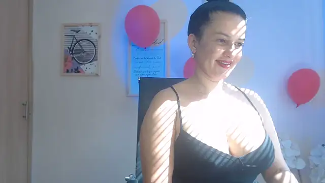 lucy diiaz online show from February 19, 2025, 7:59 pm