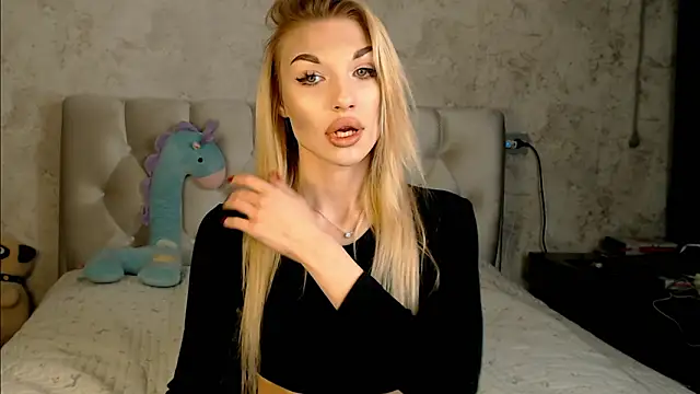 Ella Milla online show from February 28, 2026, 1:33 pm