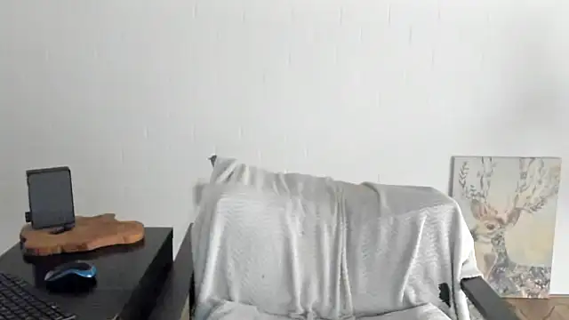 MendiPetite online show from January 15, 2026, 7:50 pm