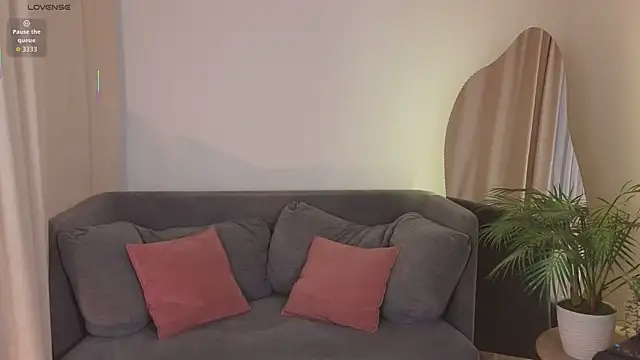 Curly Moon online show from March 3, 2026, 7:04 am