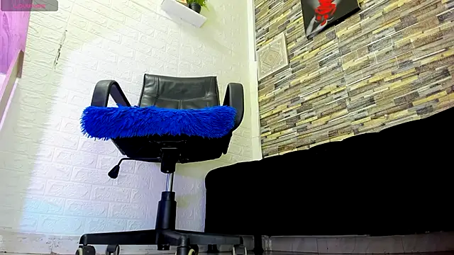 Snapshot of aprhillove chatting on November 14, 2025, 7:06 pm aprhillove online show from November 14, 2025, 7:06 pm