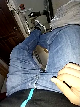 Whiper2024 online show from March 20, 2026, 6:31 pm