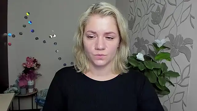 Snapshot of MariaSttone chatting on December 4, 2025, 5:34 pm MariaSttone online show from December 4, 2025, 5:34 pm