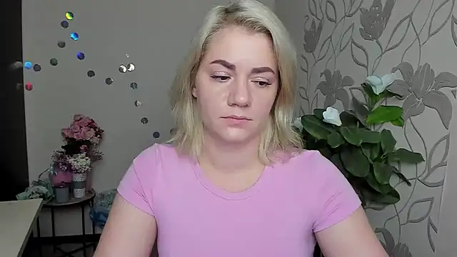 Snapshot of MariaSttone chatting on December 2, 2025, 2:08 pm MariaSttone online show from December 2, 2025, 2:08 pm